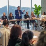 Mujeres Empresarias - Carlos Torres Piña - 1